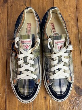 True Religion Mens size 10.5 canvas plaid sneakers